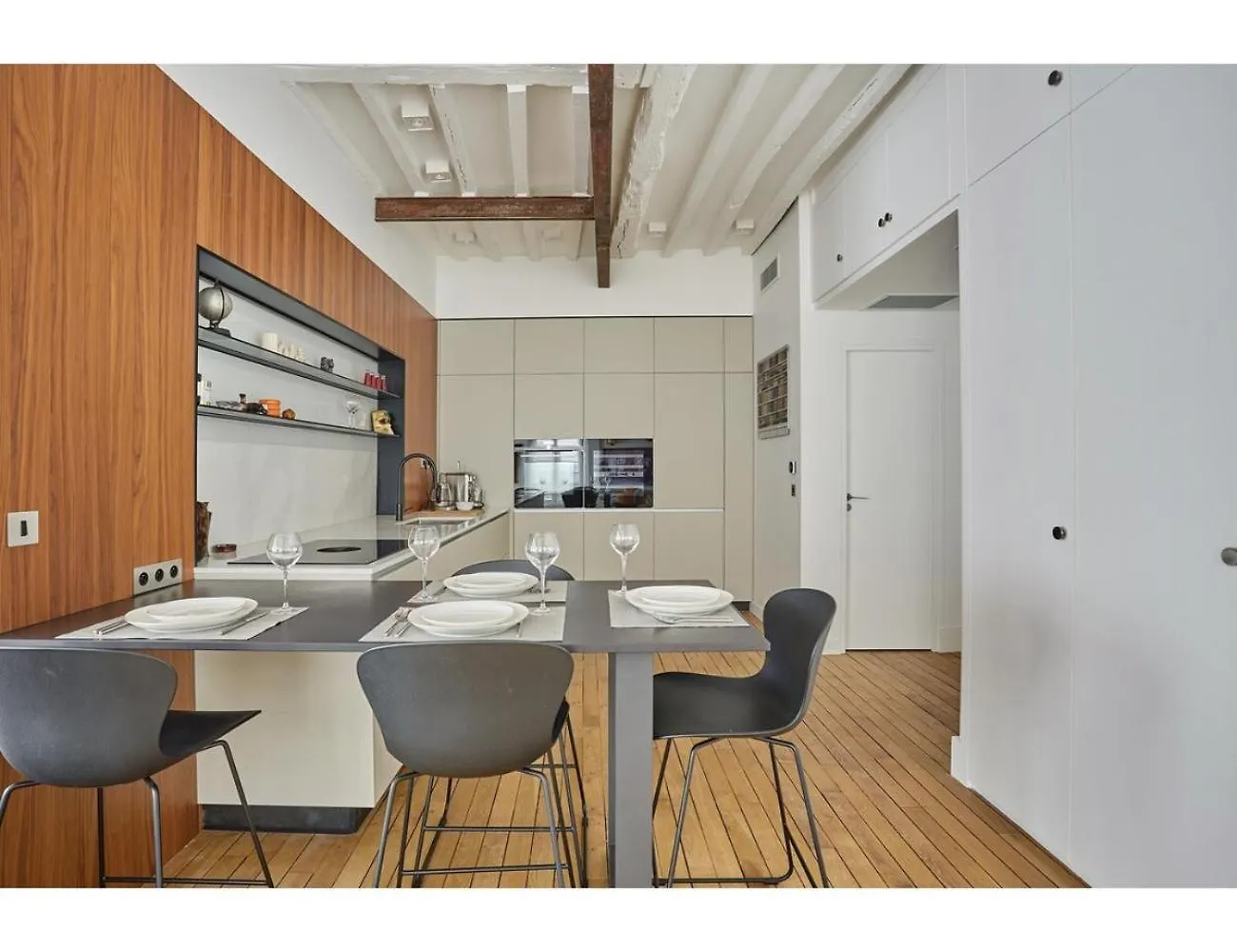 Amazing 2 Bedrooms Apartment Paris Center By Studio Prestige